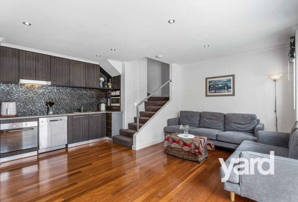 8/31 Pollard Street, GLENDALOUGH, WA 6016 AUS